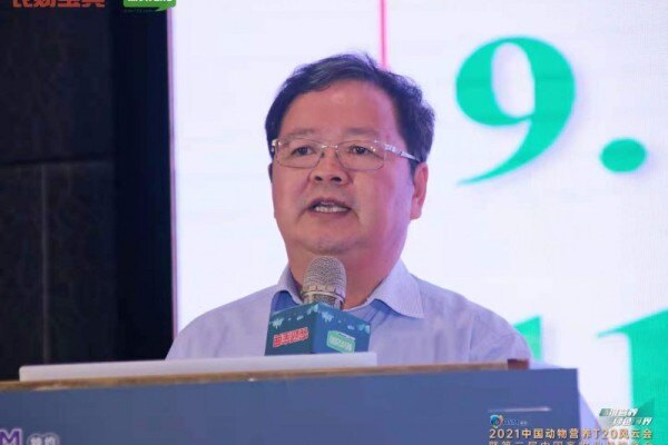 冯定远：巧用植物提取物，单宁、精油、植物甾醇产品替抗效果明显