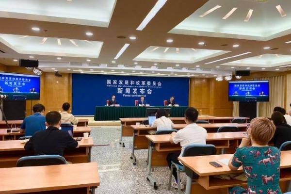 国家发改委：生猪价格过度下跌势头初步遏制