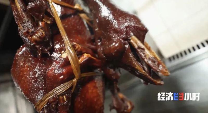 实现出口零突破！1只狮头鹅卖到1000元！市场供不应求，做成年产值30亿的大生意→