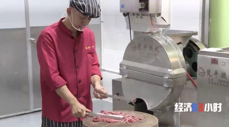 实现出口零突破！1只狮头鹅卖到1000元！市场供不应求，做成年产值30亿的大生意→