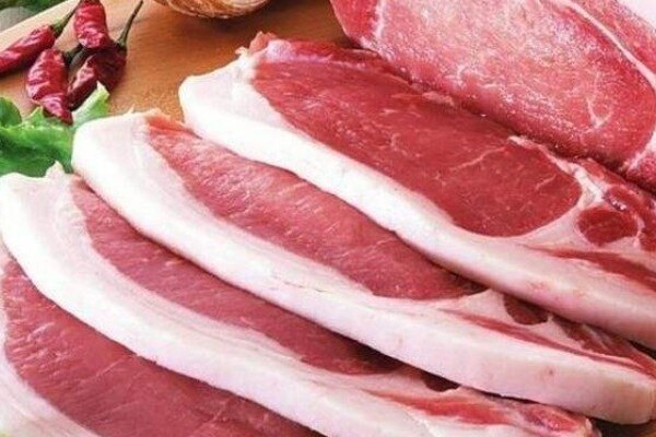 猪价低迷，饲料涨价，养猪业“双面承压”如何破局？