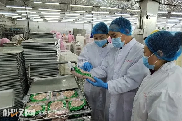 禾丰股份大连中佳、龙岩正大等多家白羽肉鸡企业齐出手，全力保障供港禽肉生产，支援香港抗疫！