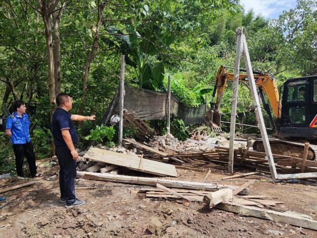 美進口雞腿檢出藥殘！多地養殖場違建被拆、非法排污被舉報……