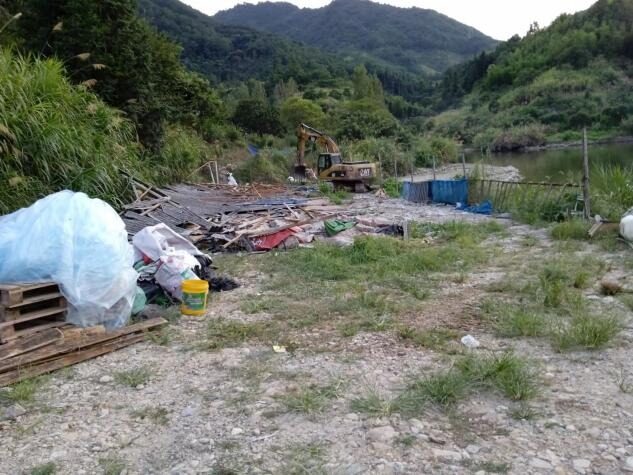 美進口雞腿檢出藥殘！多地養殖場違建被拆、非法排污被舉報……