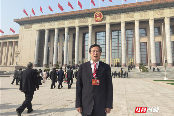 “养猪院士”印遇龙：“三位一体综合合作社”模式，优化“生产关系”