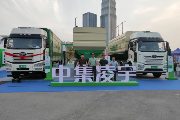 意向订单40余台，现场签单5台，3台参展车辆全部售罄！凌宇汽车畜博会之行圆满收官