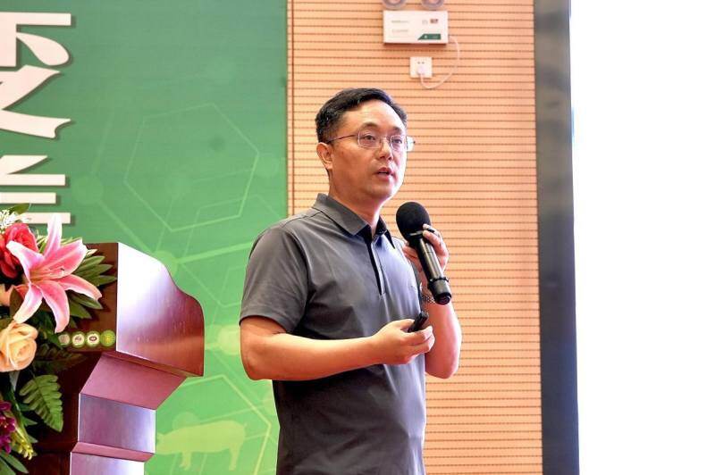 4大国家标准化管理要求解读!第二届全国规模猪场基因科技大会在贵港成功举办