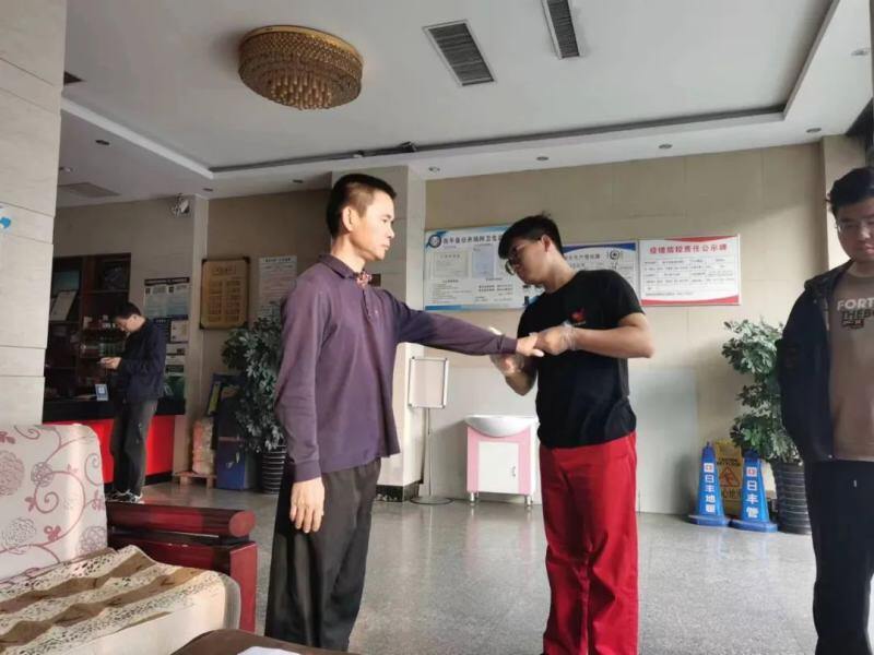 越秀农牧:封开首批引种8675头,猪只安全到“家”!