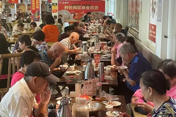 10万只清远鸡免费吃！现场火爆