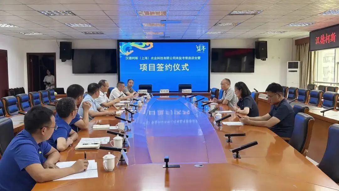 发改委预计蛋鸡将亏36.71元/只！土鸡价跌入“5”字头，又有饲料发布涨价通知【正典生物·禽听要闻】