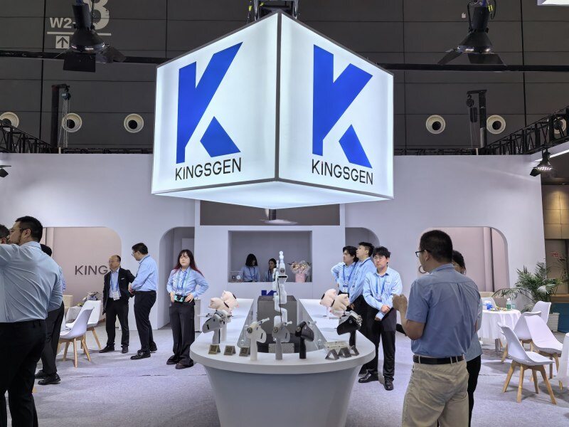 金斯杰“智造”连续无针注射器惊艳李曼大会，观众持“枪”现场体验“音速”液体冲击感