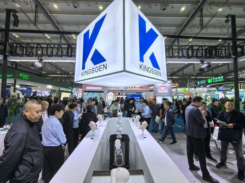 金斯杰“智造”连续无针注射器惊艳李曼大会，观众持“枪”现场体验“音速”液体冲击感