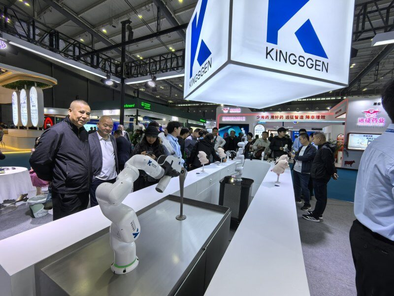 金斯杰“智造”连续无针注射器惊艳李曼大会，观众持“枪”现场体验“音速”液体冲击感