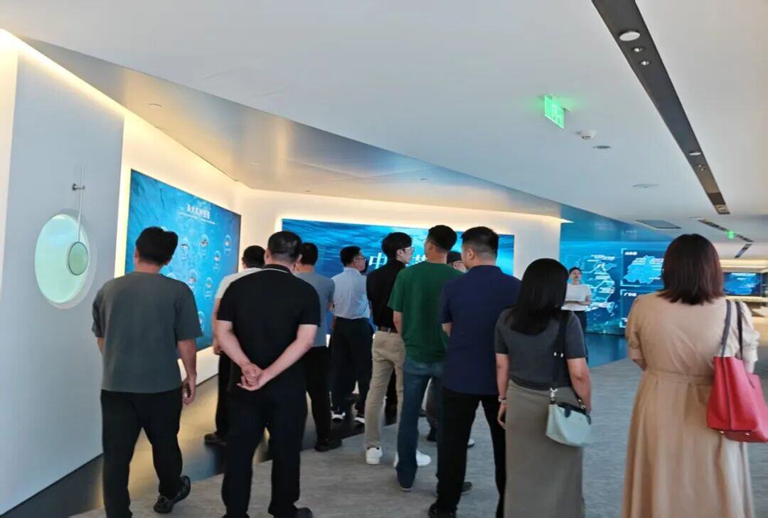 百家猪企共商高效高质发展之道，实现养猪“赚辛苦钱”到“赚品质钱” | 2025新猪派峰会