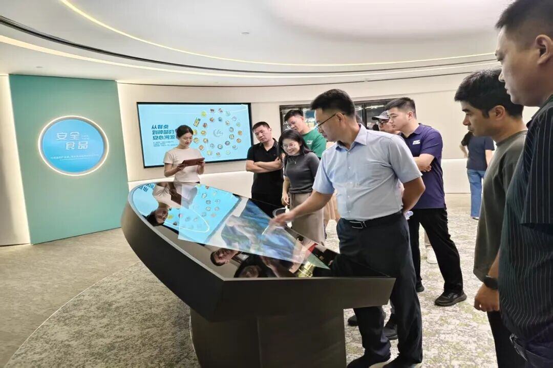 百家猪企共商高效高质发展之道，实现养猪“赚辛苦钱”到“赚品质钱” | 2025新猪派峰会